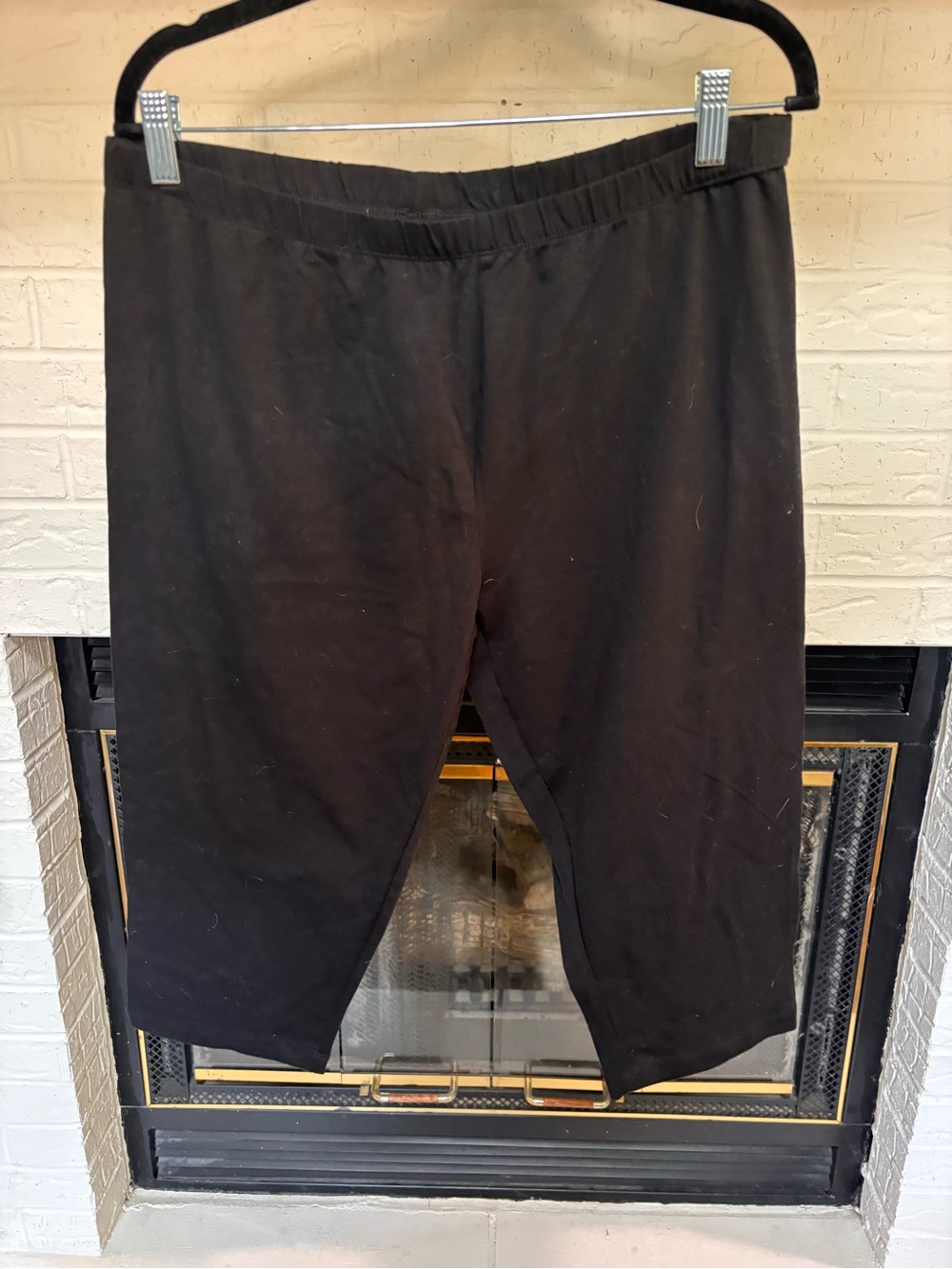 Zenana Outfitters Black Bike Shorts - Elastic Waist Capri Length